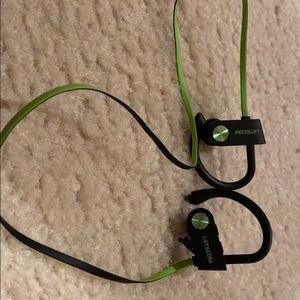 Clean Bluetooth stereo headphones